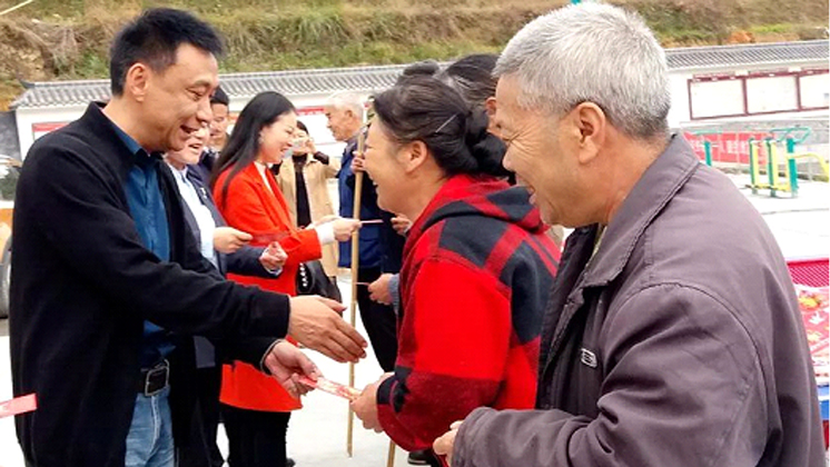 炬神電子赴良田鎮(zhèn)開展“愛心扶貧、攜手同行”活動(dòng)