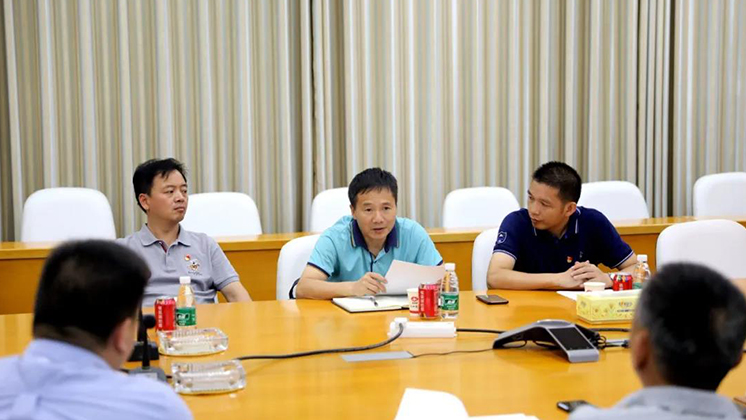 郴州高新區(qū)黨工委副書記雷向進調研炬神電子黨建工作