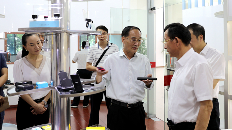 市委常委、市委統(tǒng)戰(zhàn)部部長歐陽鋒調(diào)研炬神電子